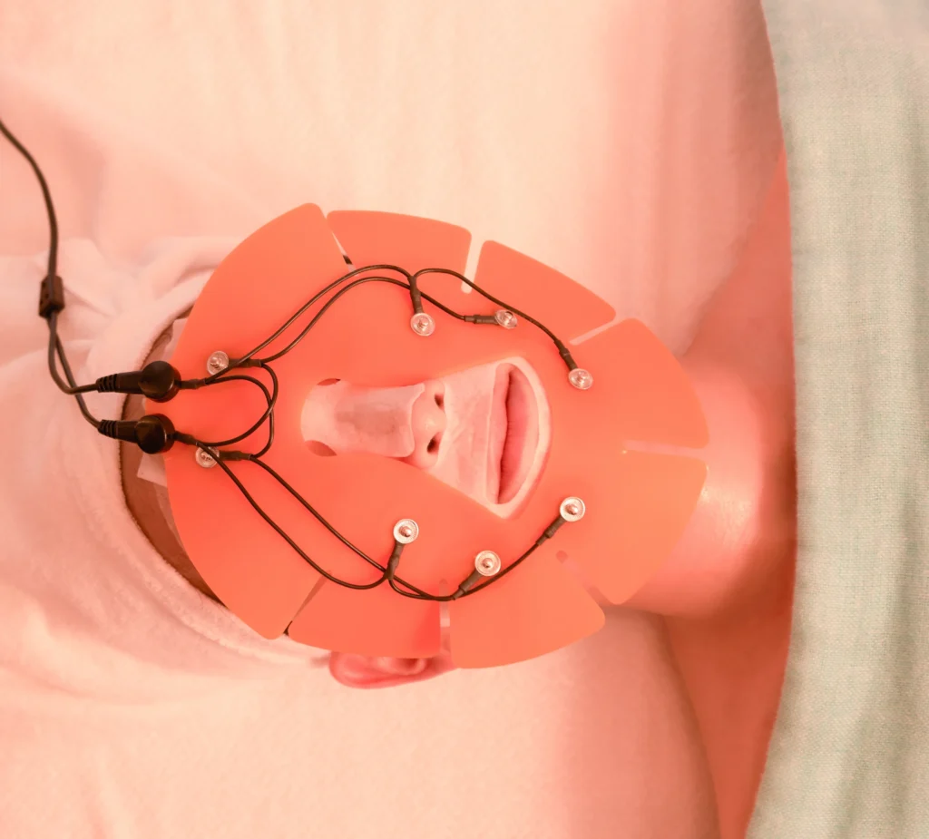 バイオニックセルサーで細胞を活性化。肌トラブルの根本修復を促す本格マシンケア。