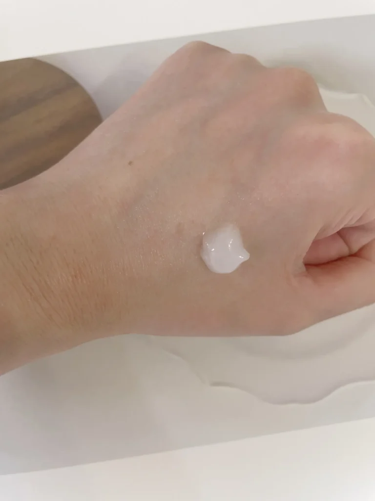 シミやニキビ跡、そばかすに。美白乳液